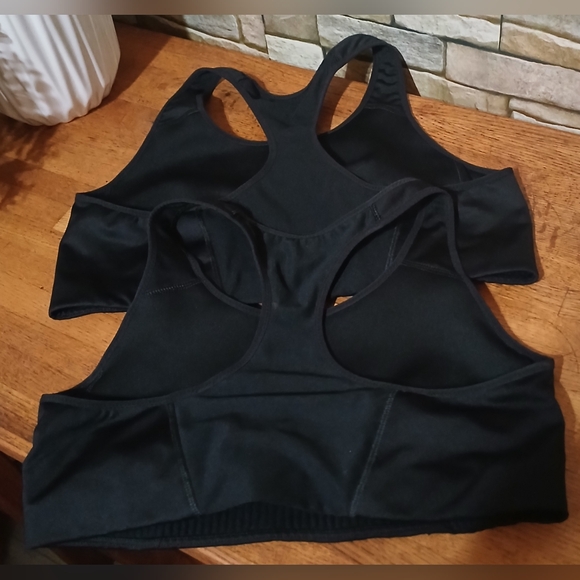 Set Of 2 Women's Nike Swoosh Sports Bras L/XL - Picture 2 of 4